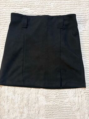 Iris (M) Black Mini Skirt with Front Slit